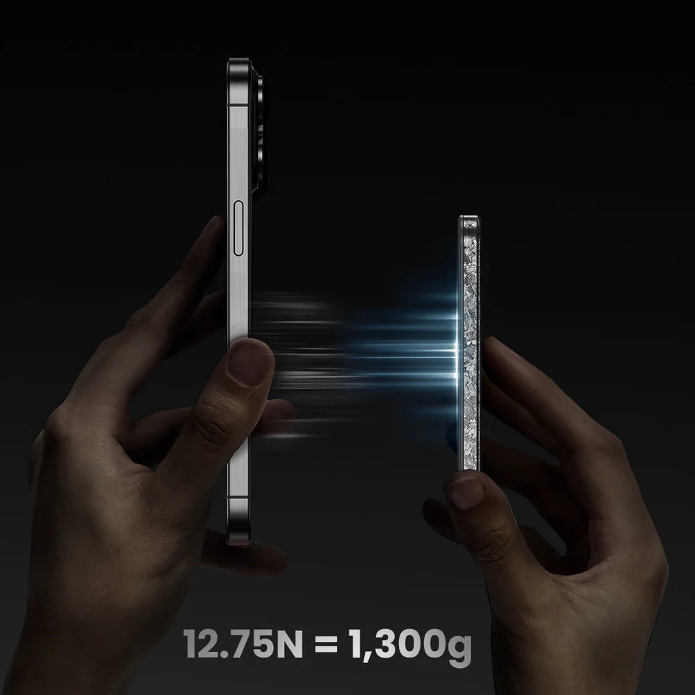 Hands demonstrating the slim profile of the SHARGE CarbonMag powerbank with force measurement graphic.